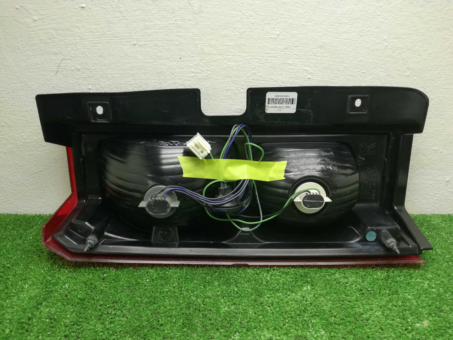 Фонарь задний наружный правый