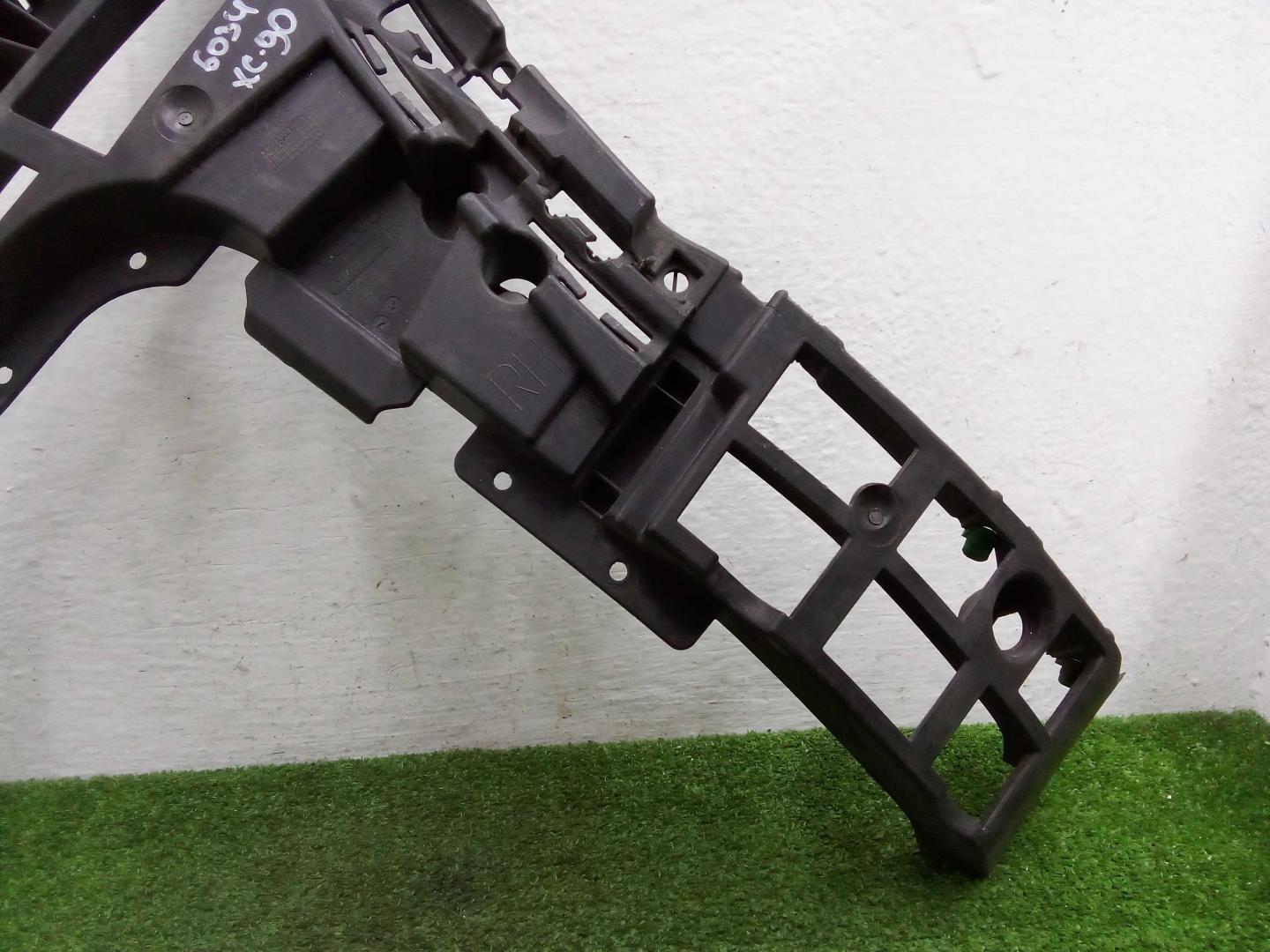 Кронштейн заднего бампера