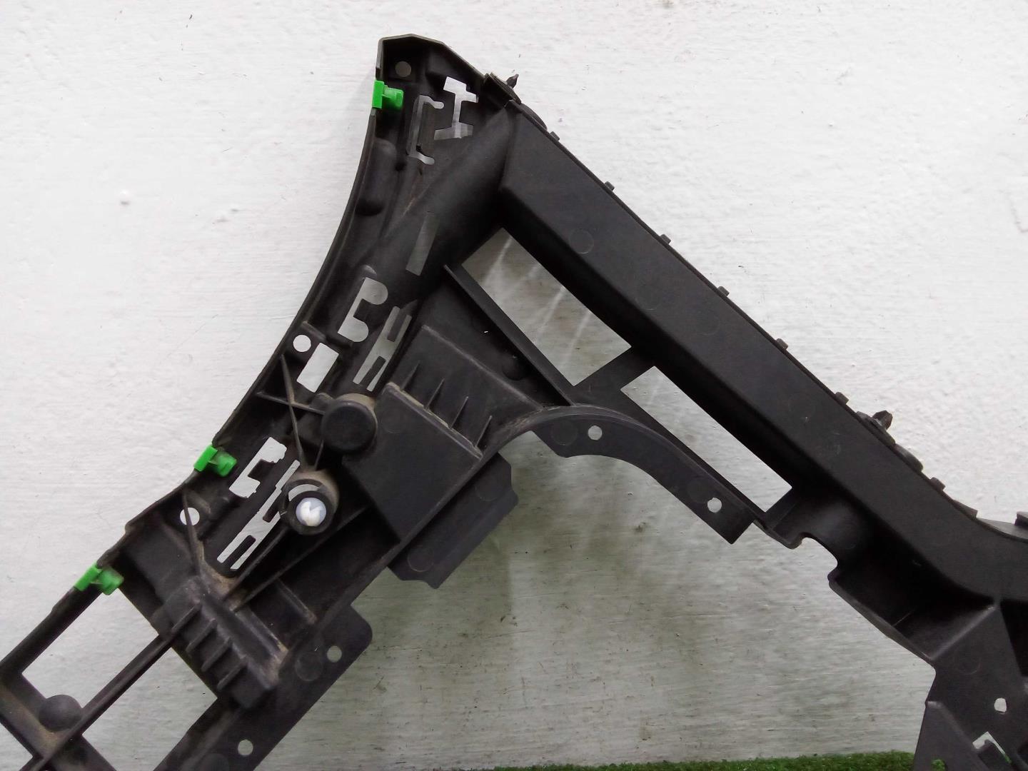 Кронштейн заднего бампера