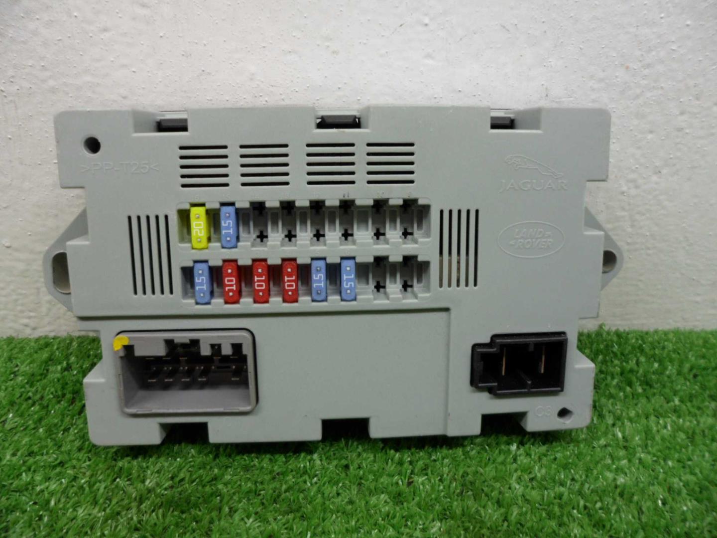 Блок предохранителей