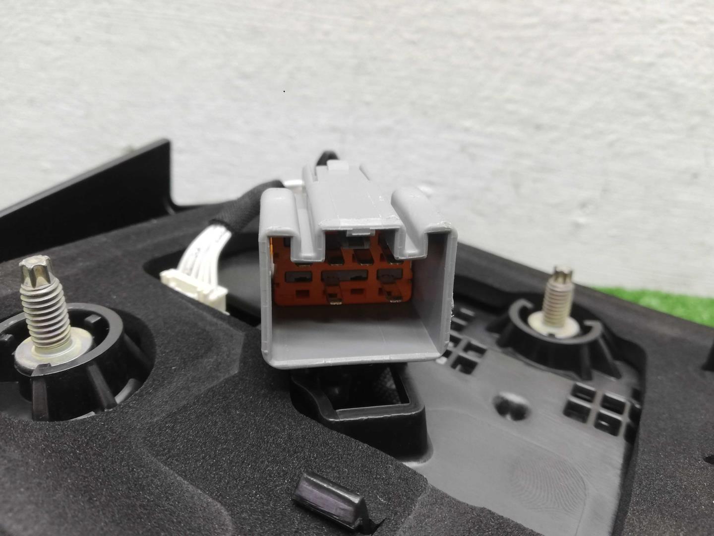 Фонарь задний внутренний левый