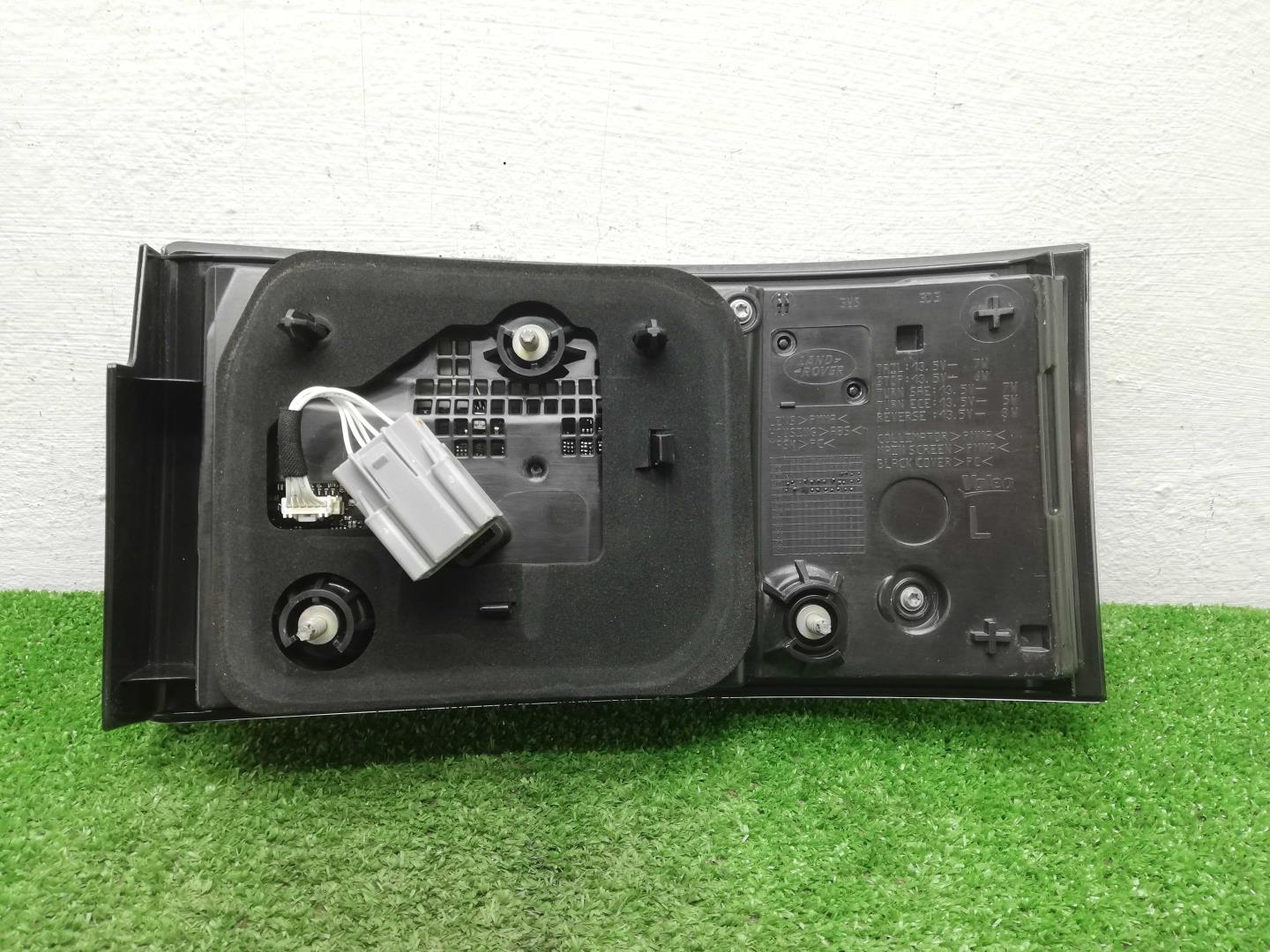 Фонарь задний внутренний левый