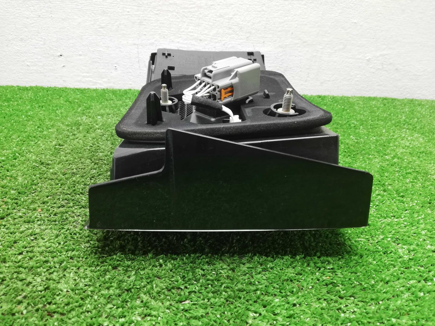 Фонарь задний внутренний левый