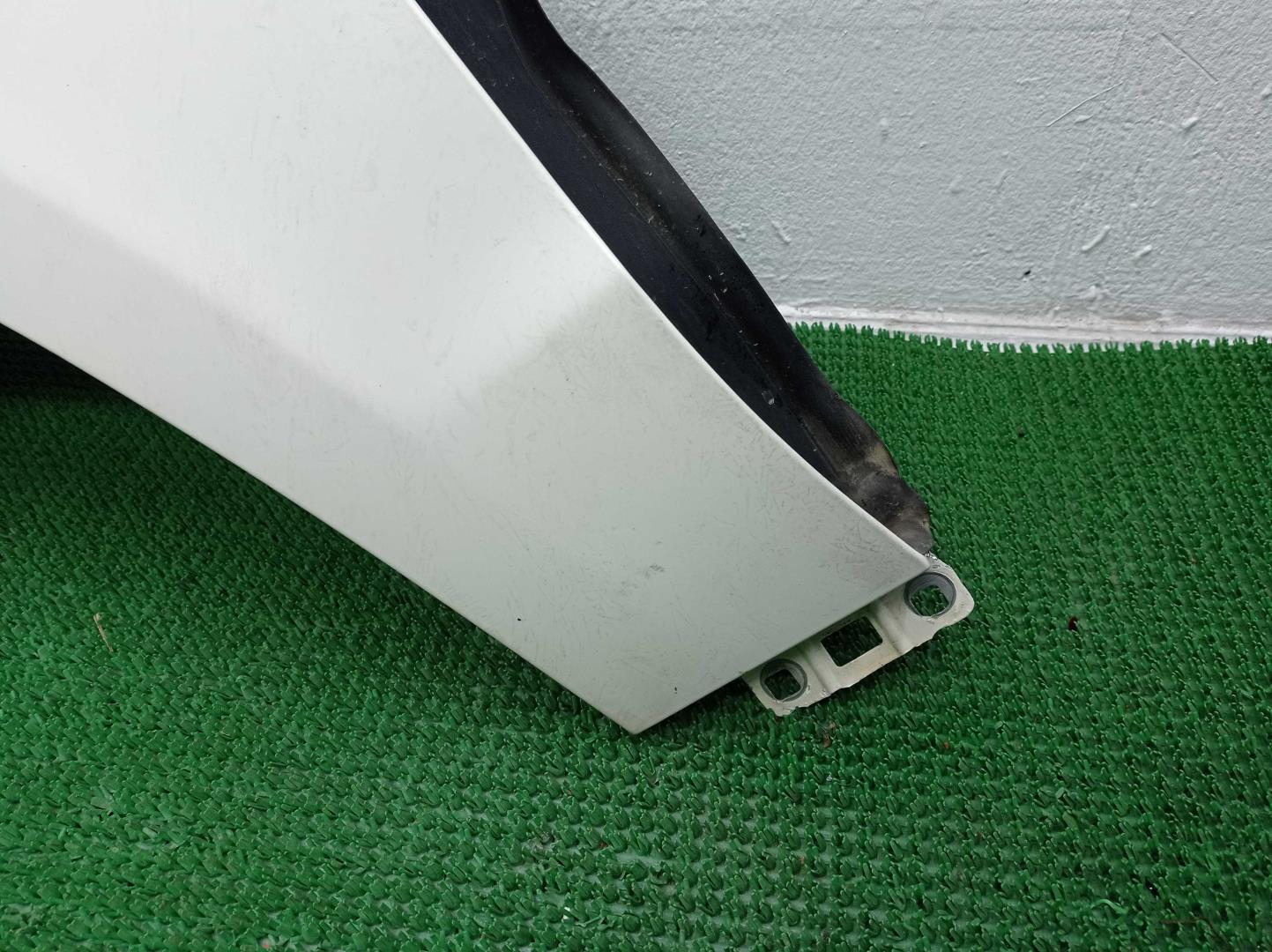 Крыло переднее левое