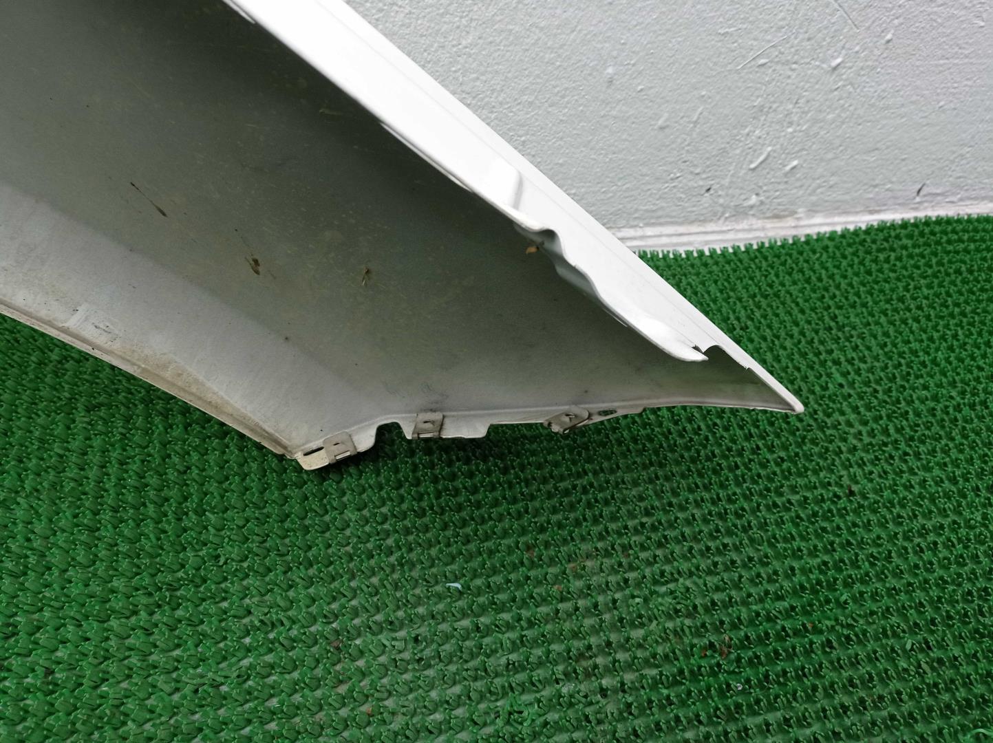 Крыло переднее левое