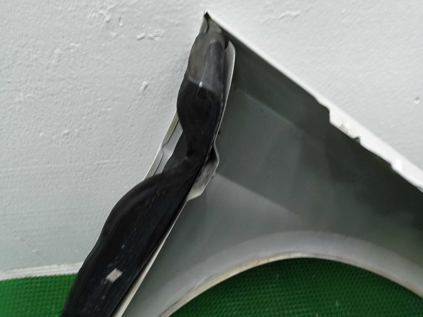 Крыло переднее левое