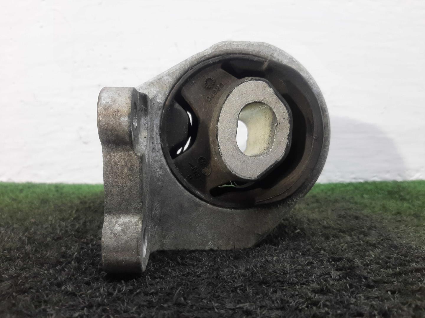 Опора двигателя