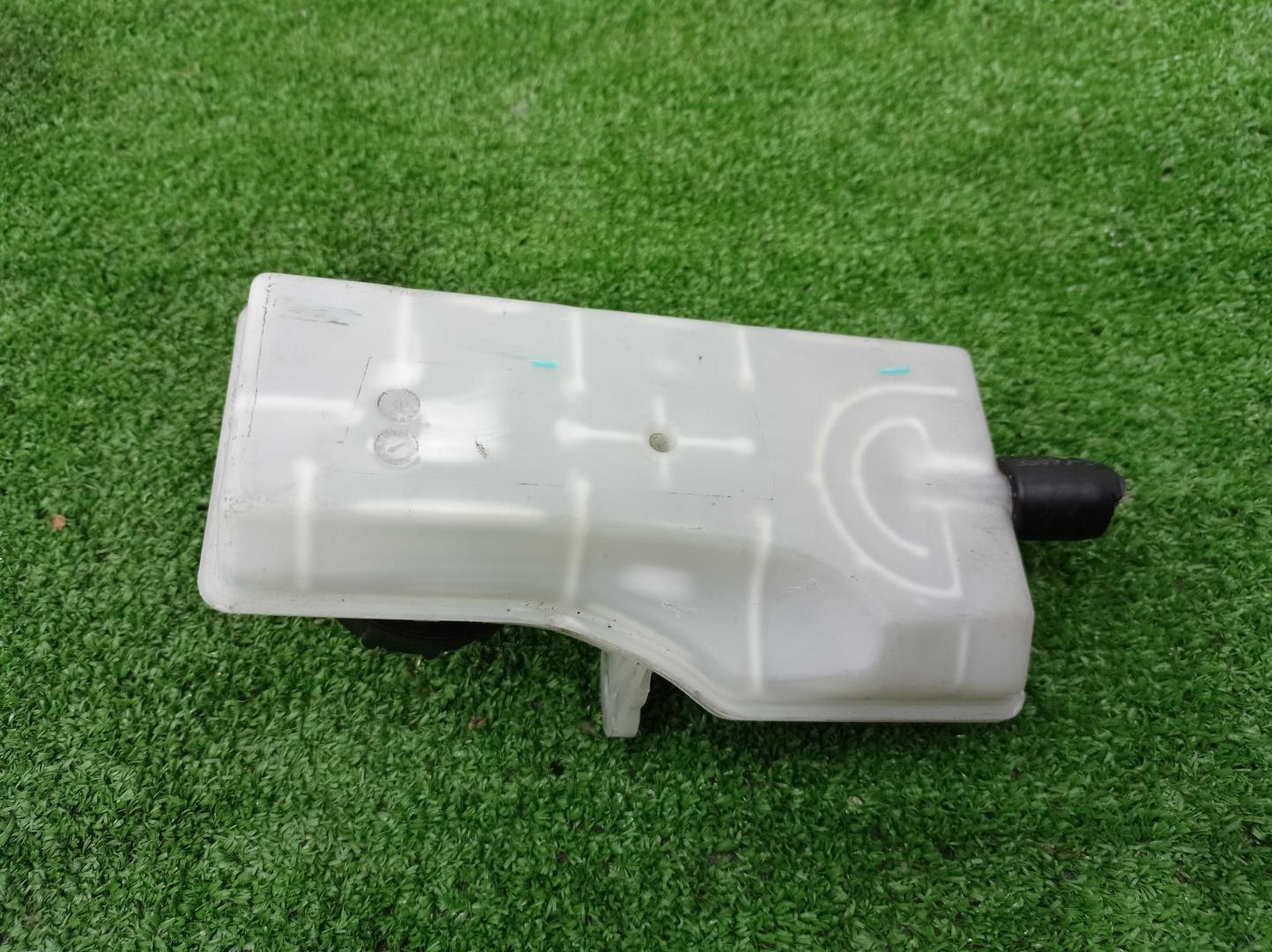 Бачок главного тормозного цилиндра