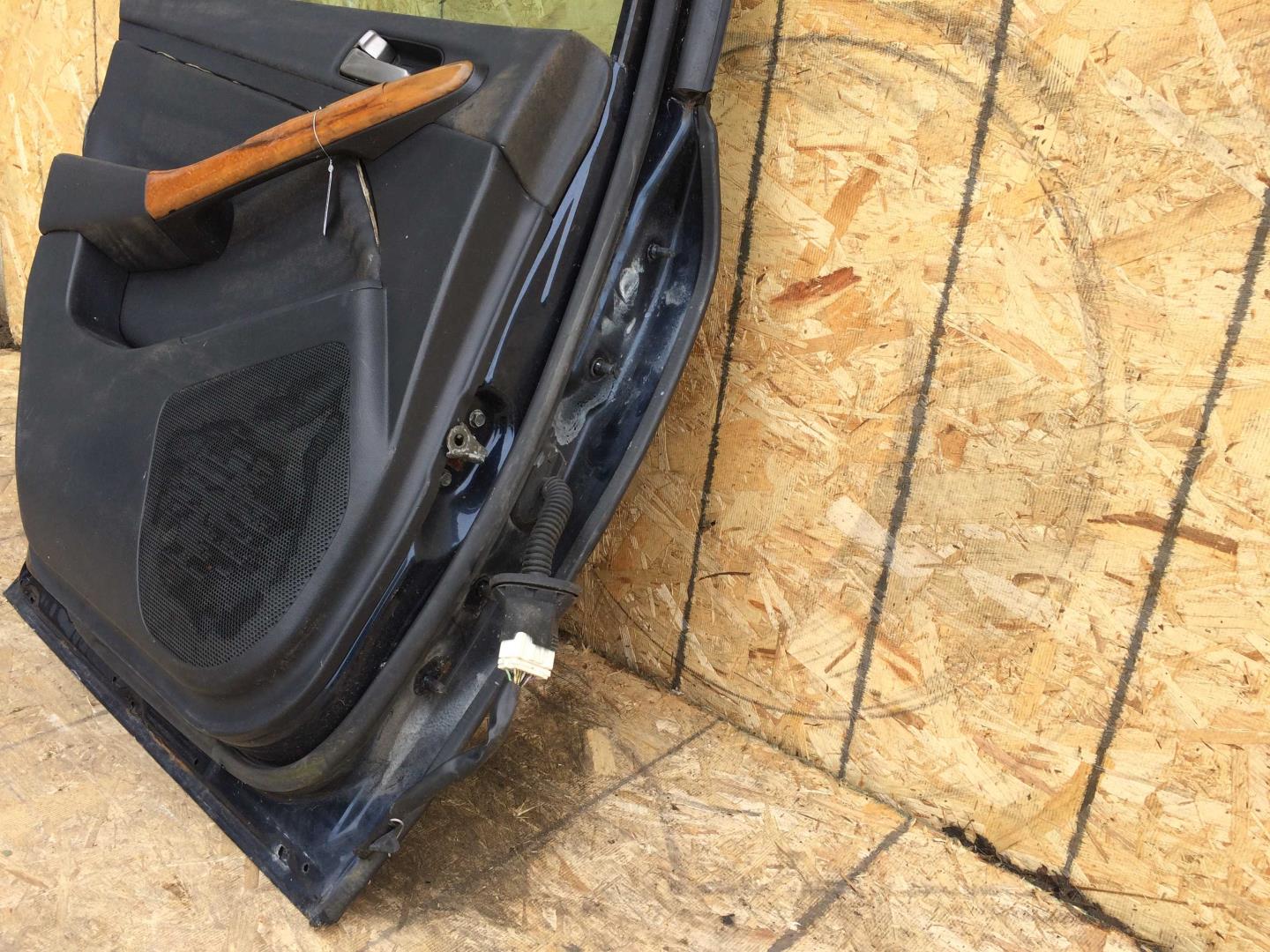 Дверь задняя левая