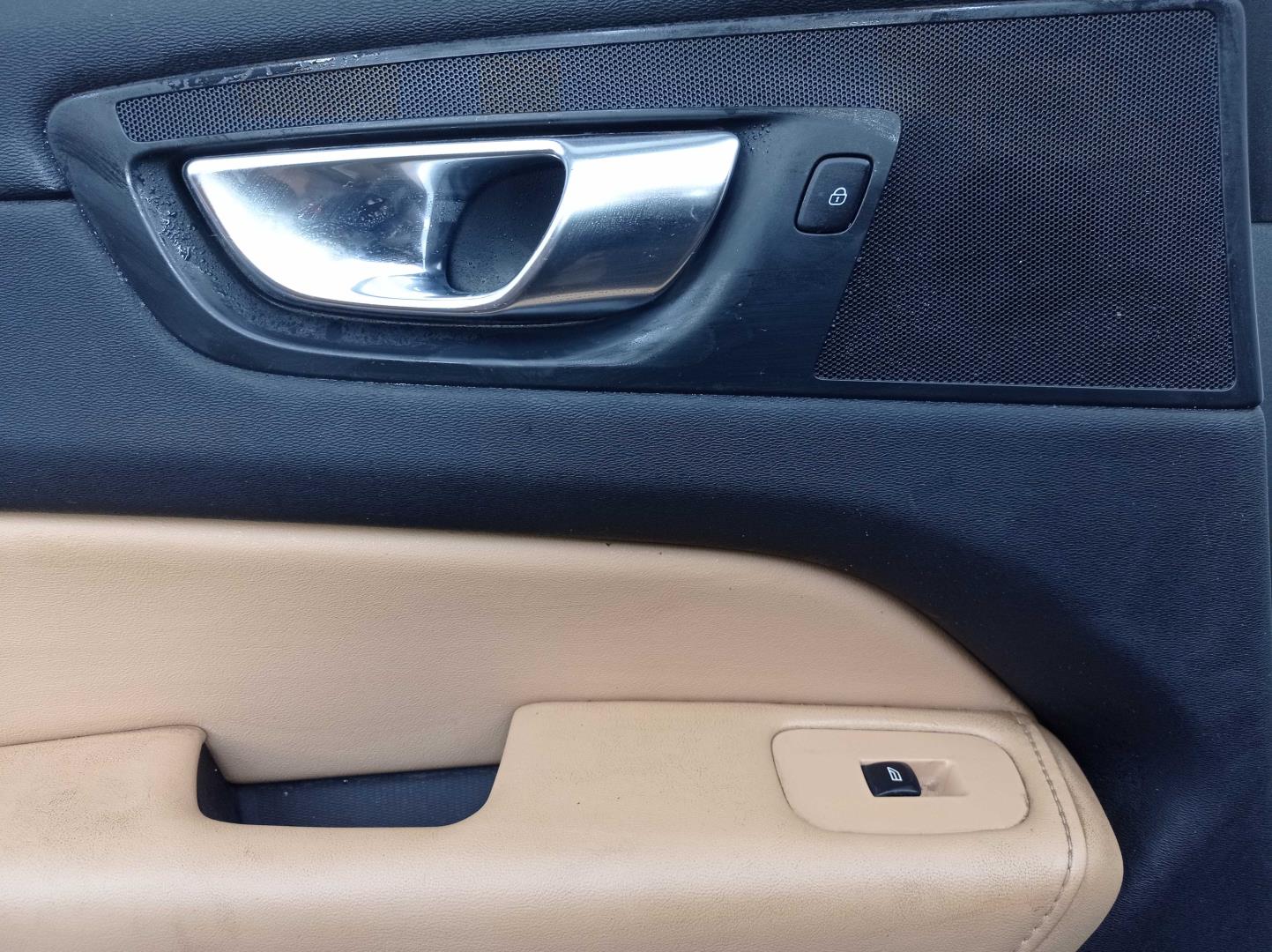 Замок двери задней левой