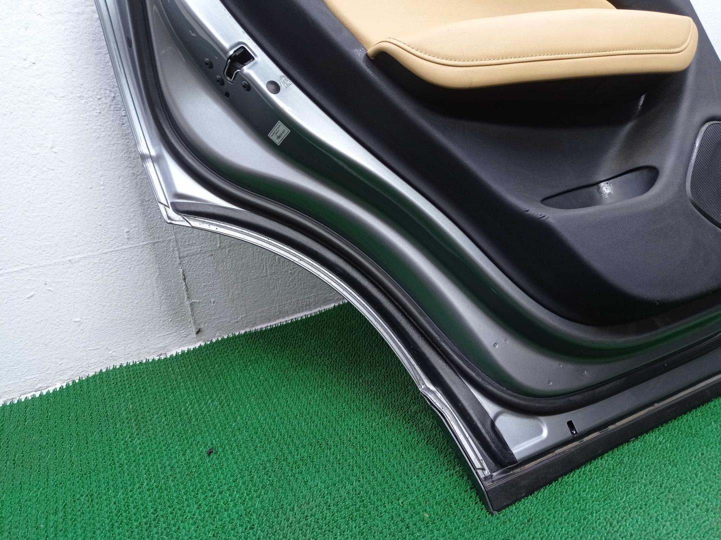 Замок двери задней левой