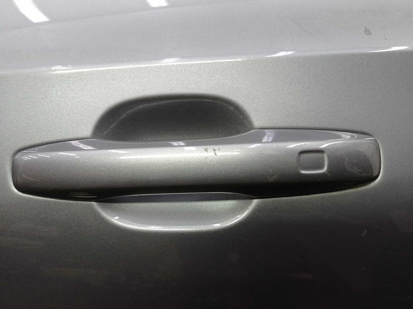 Замок двери задней левой