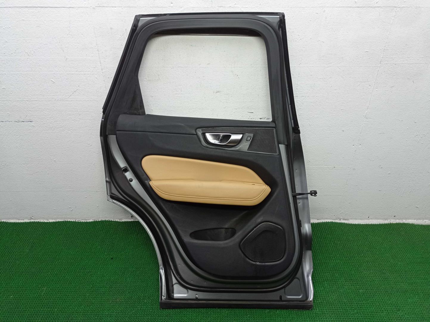 Замок двери задней левой