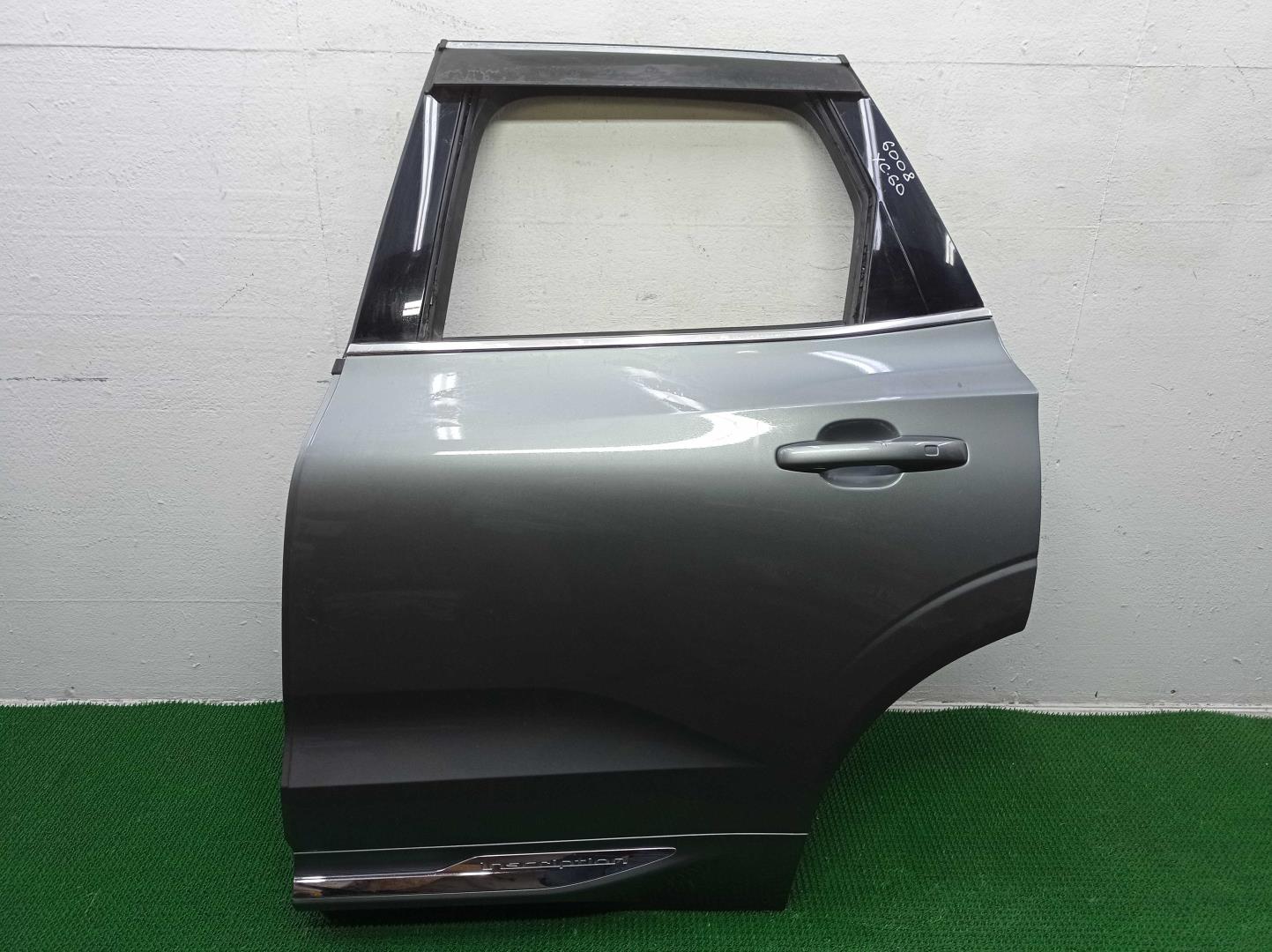 Замок двери задней левой