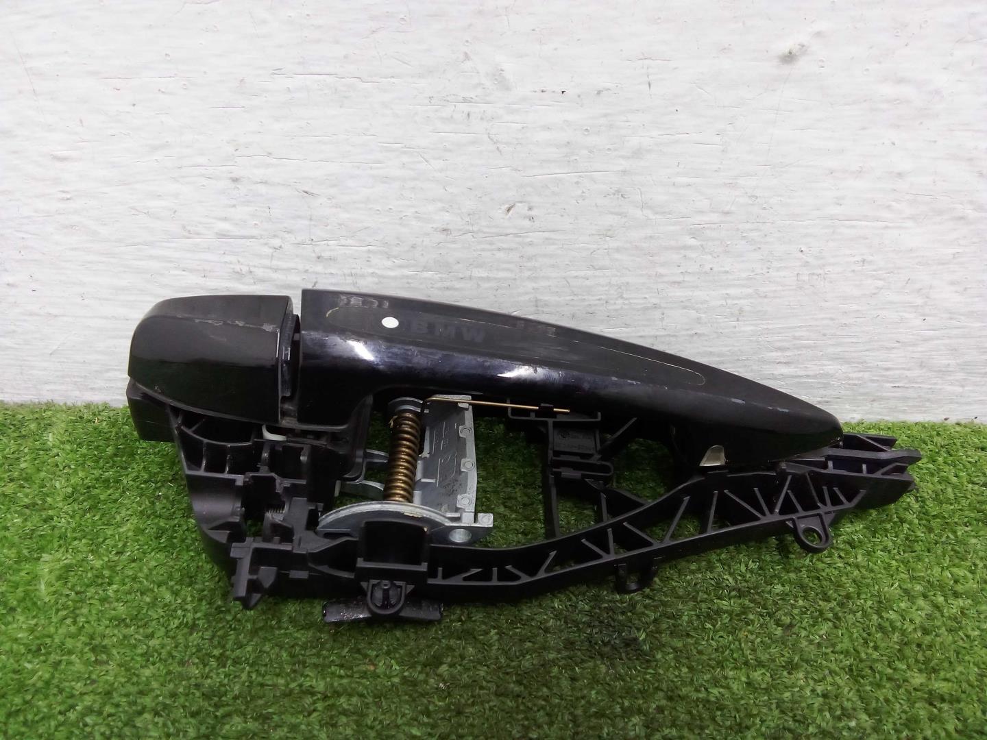 Ручка двери передней наружная правая