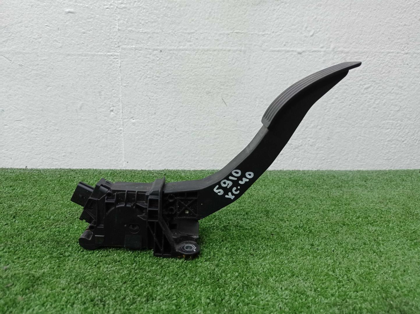 Педаль газа