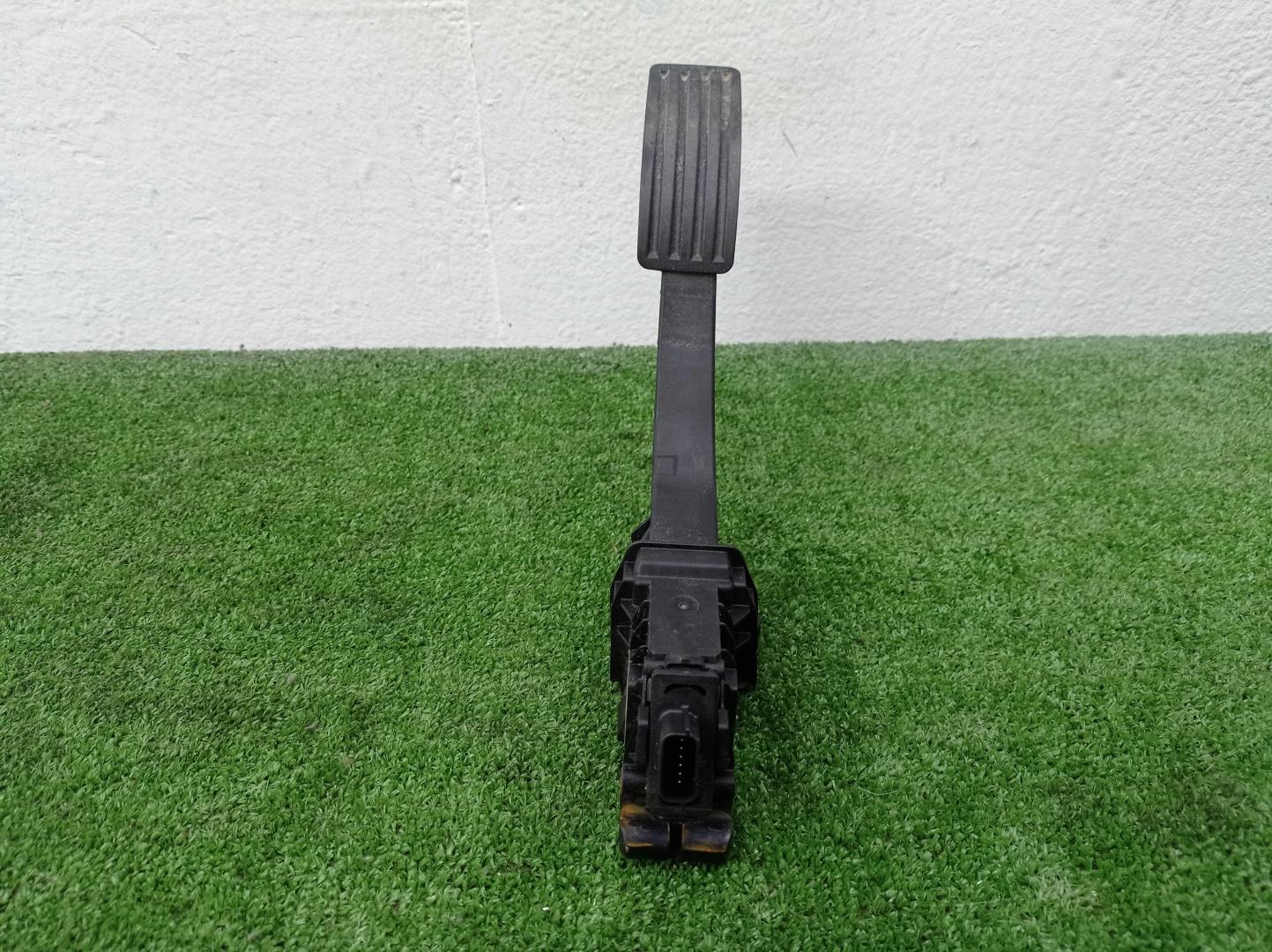 Педаль газа