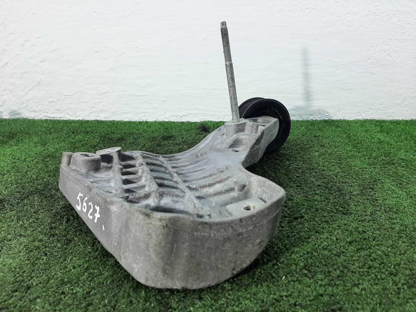 Кронштейн двигателя