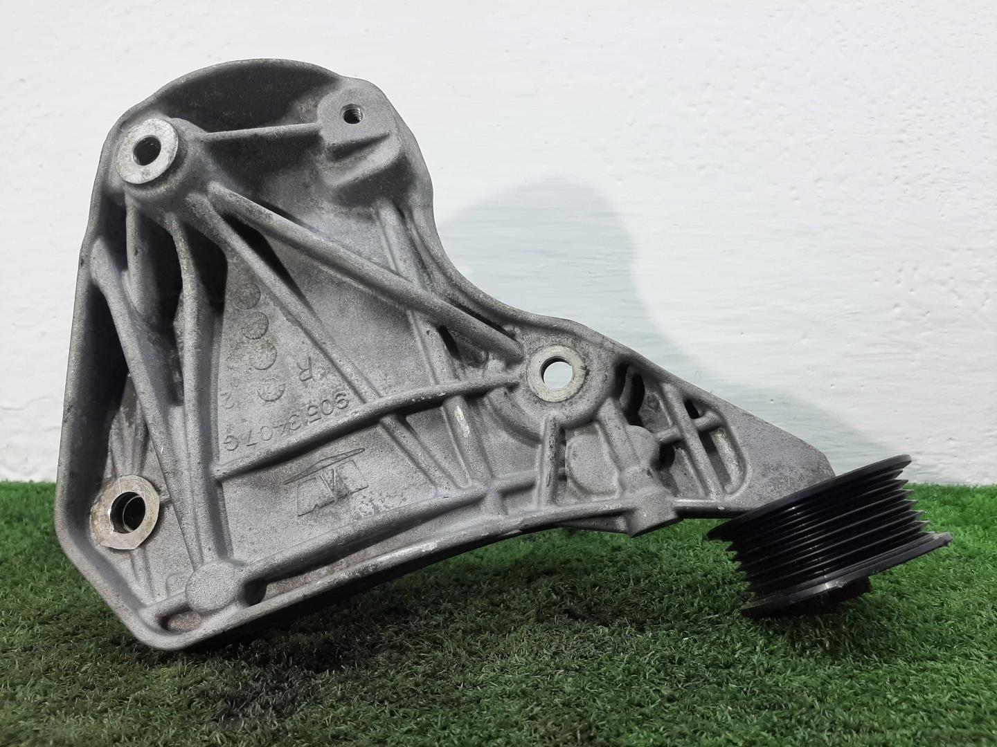 Кронштейн двигателя