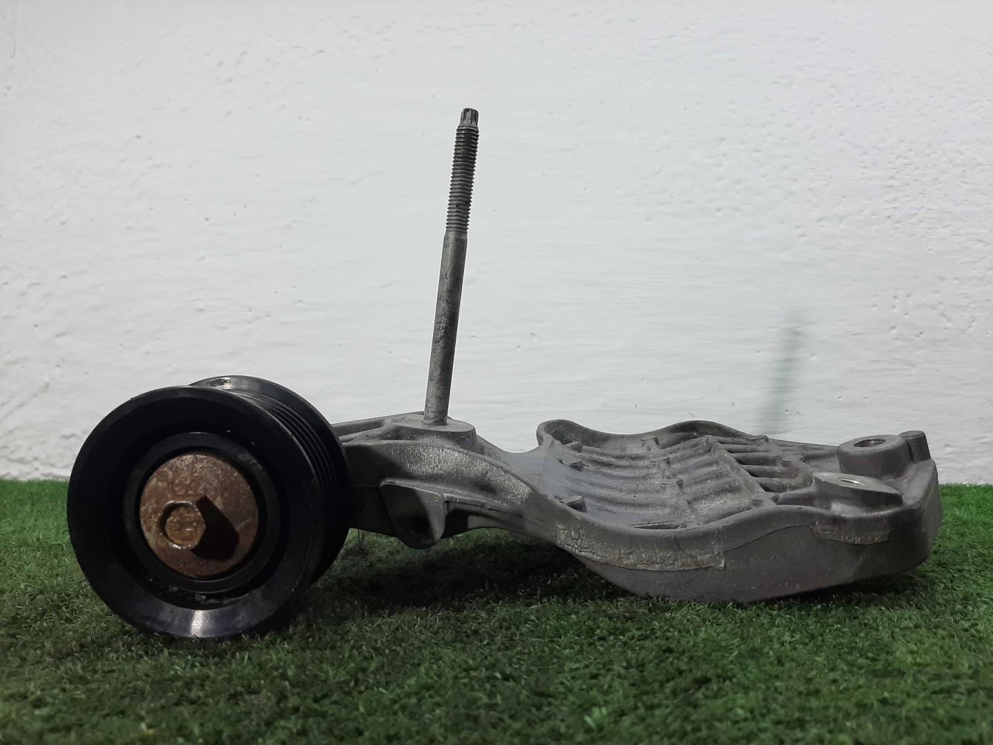 Кронштейн двигателя