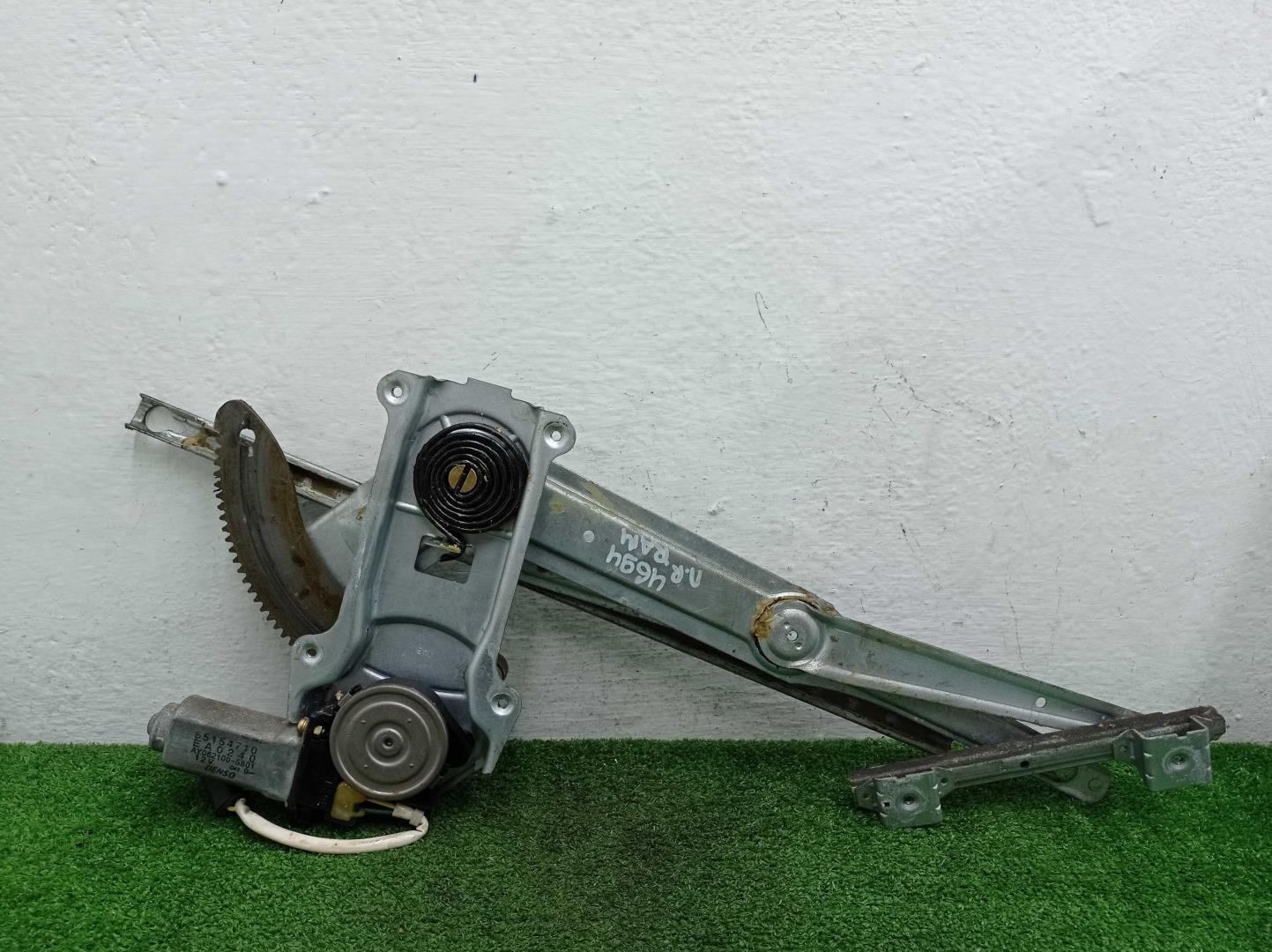 Стеклоподъемник электр. передний правый