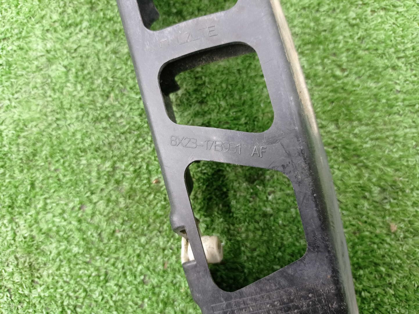 Кронштейн заднего бампера