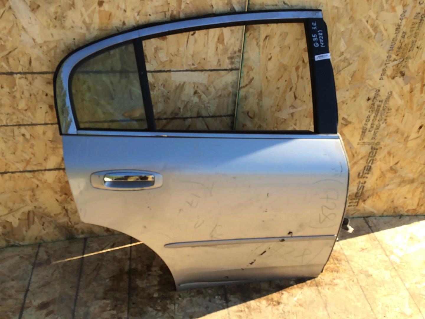 Дверь задняя правая