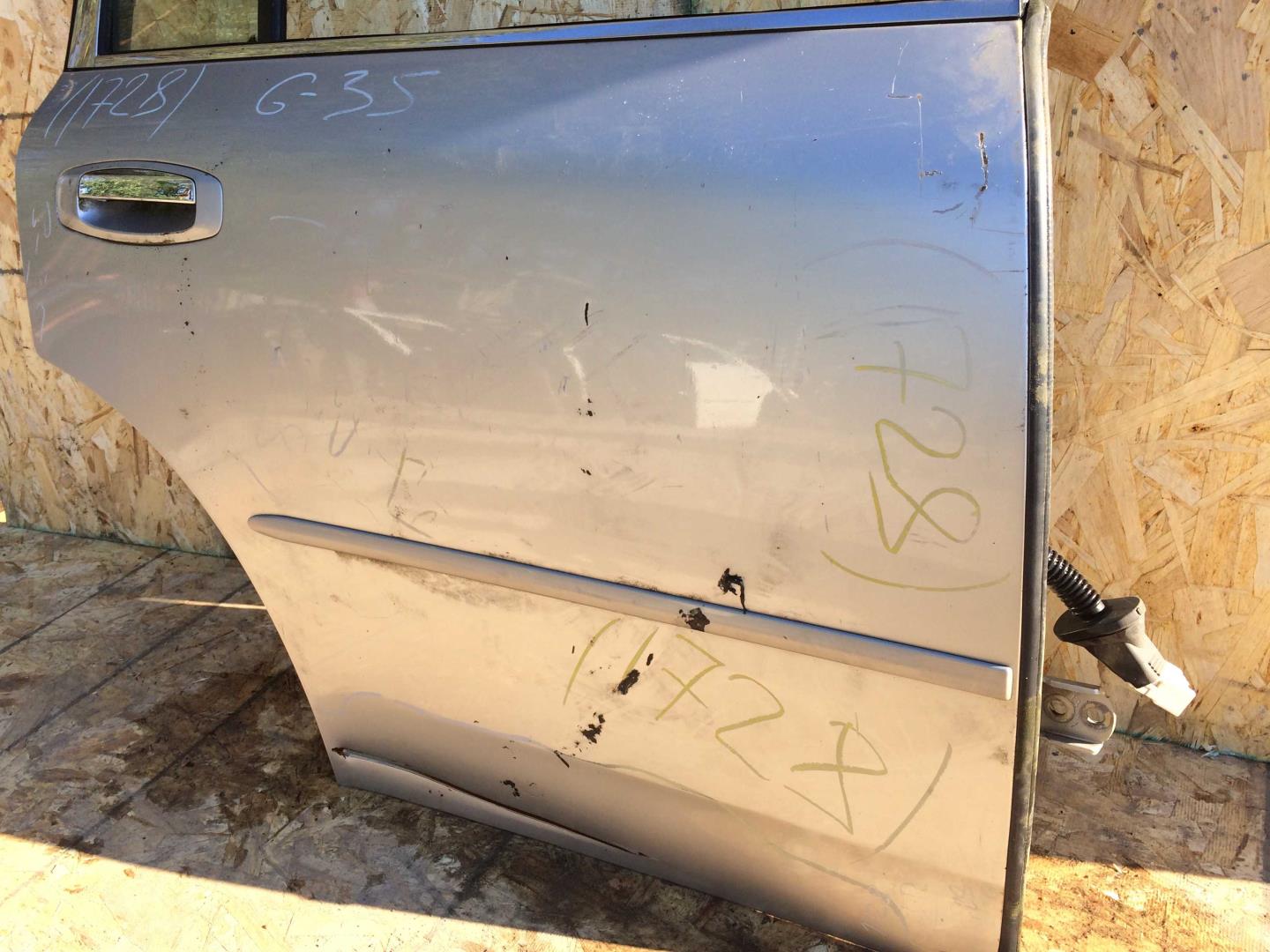 Дверь задняя правая