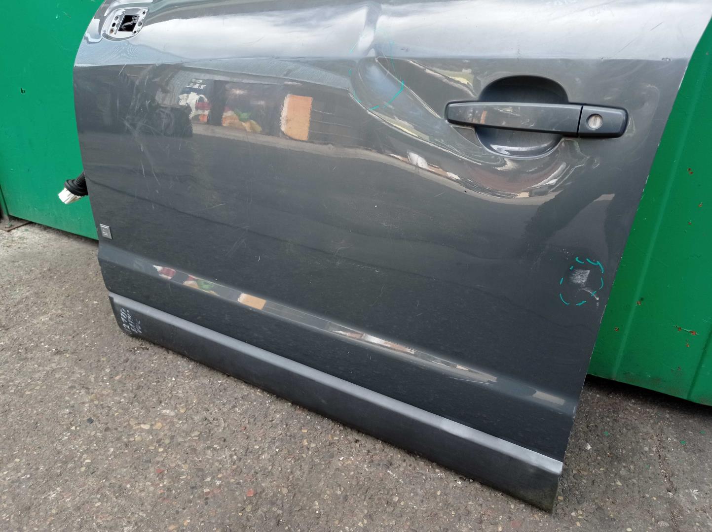 Дверь передняя левая