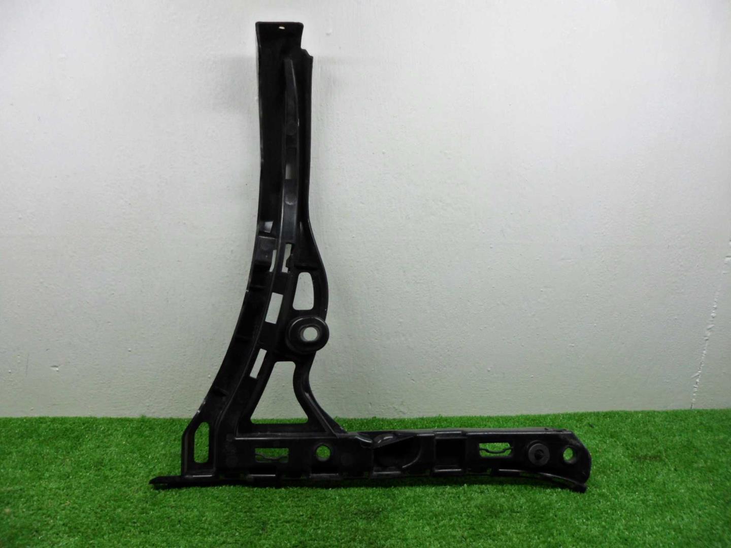 Кронштейн заднего бампера