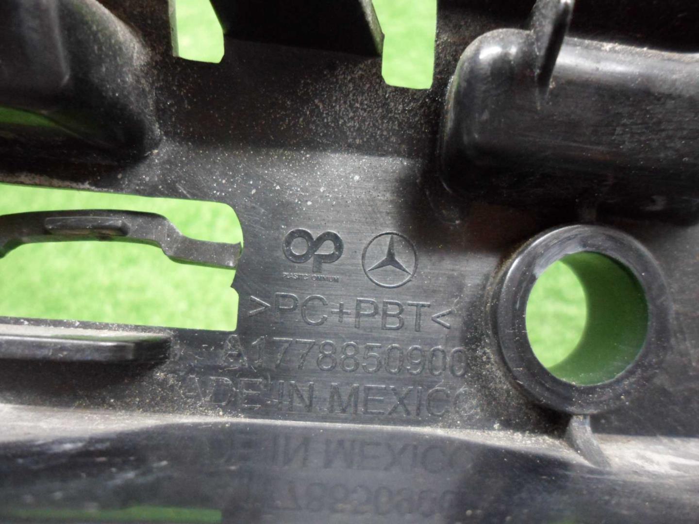 Кронштейн заднего бампера