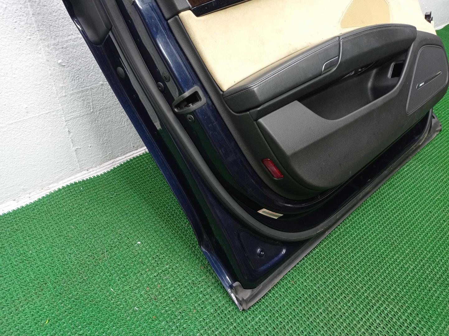 Ручка двери передней наружная левая