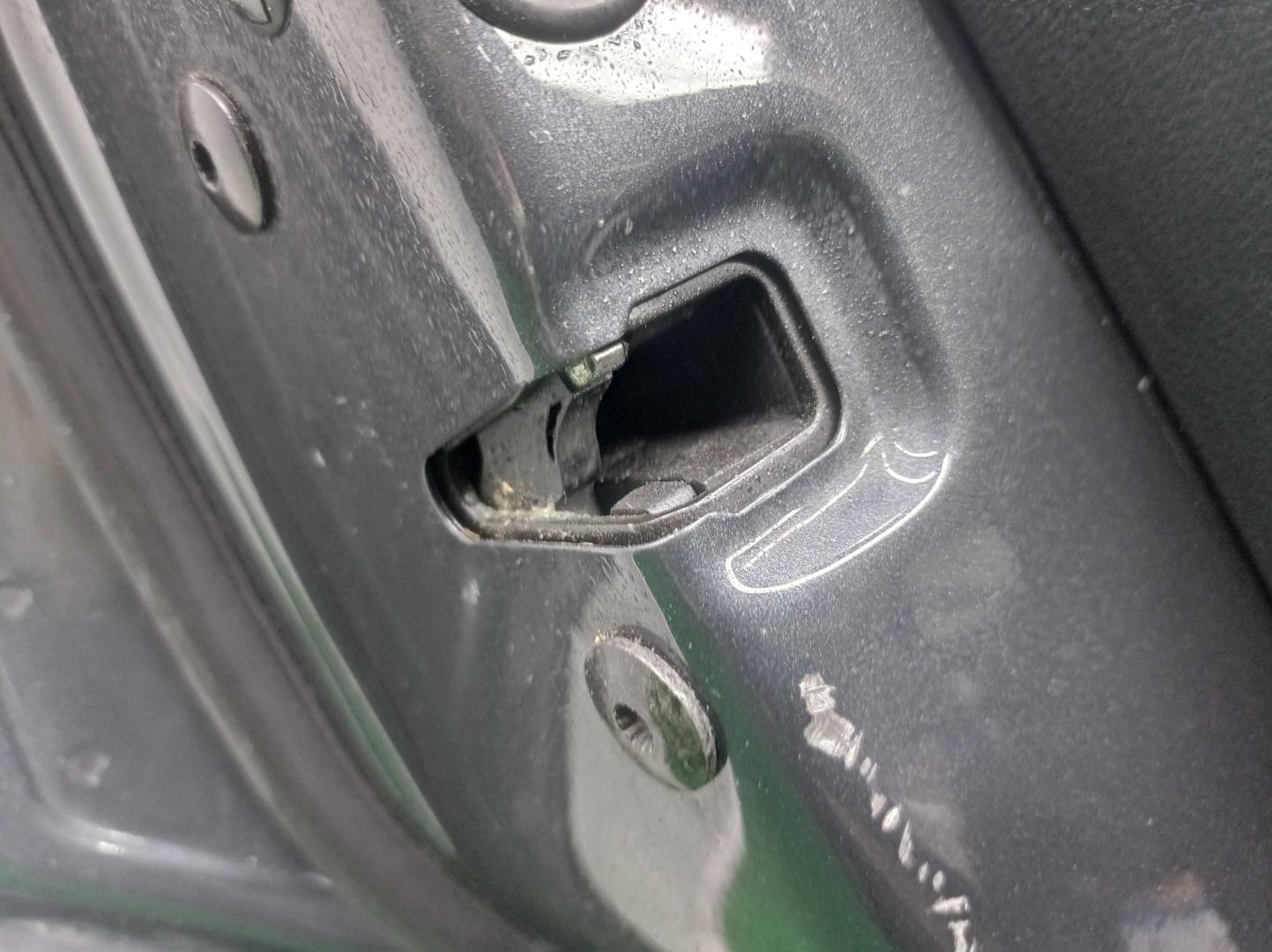 Стекло двери задней левой