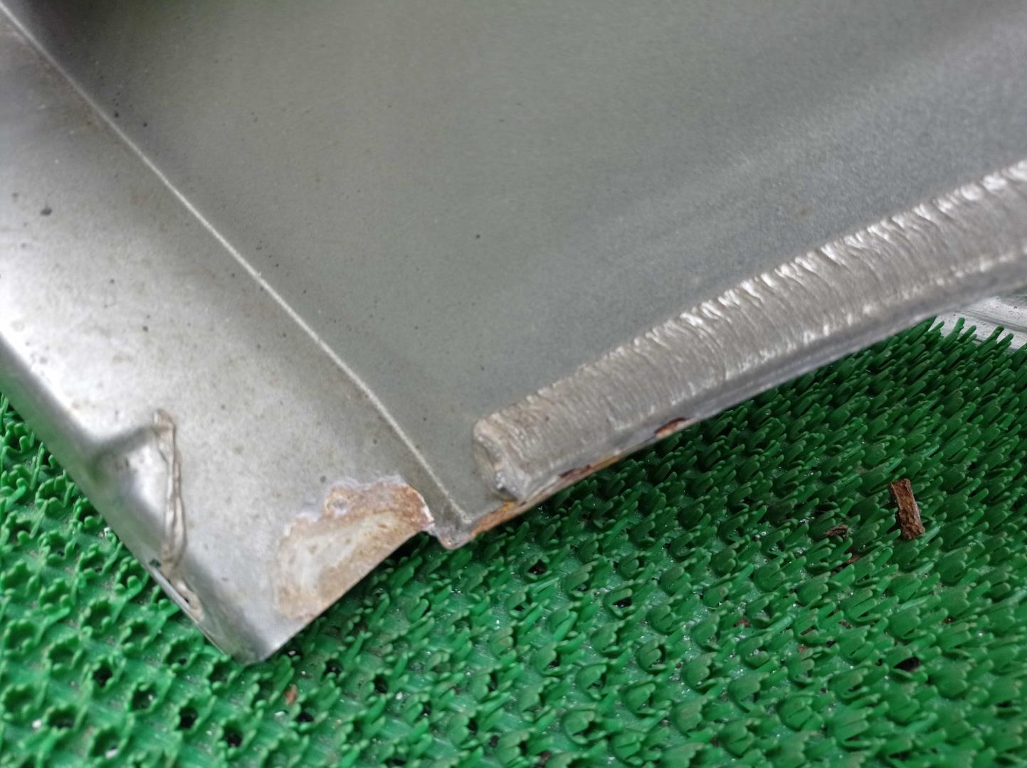 Крыло переднее левое