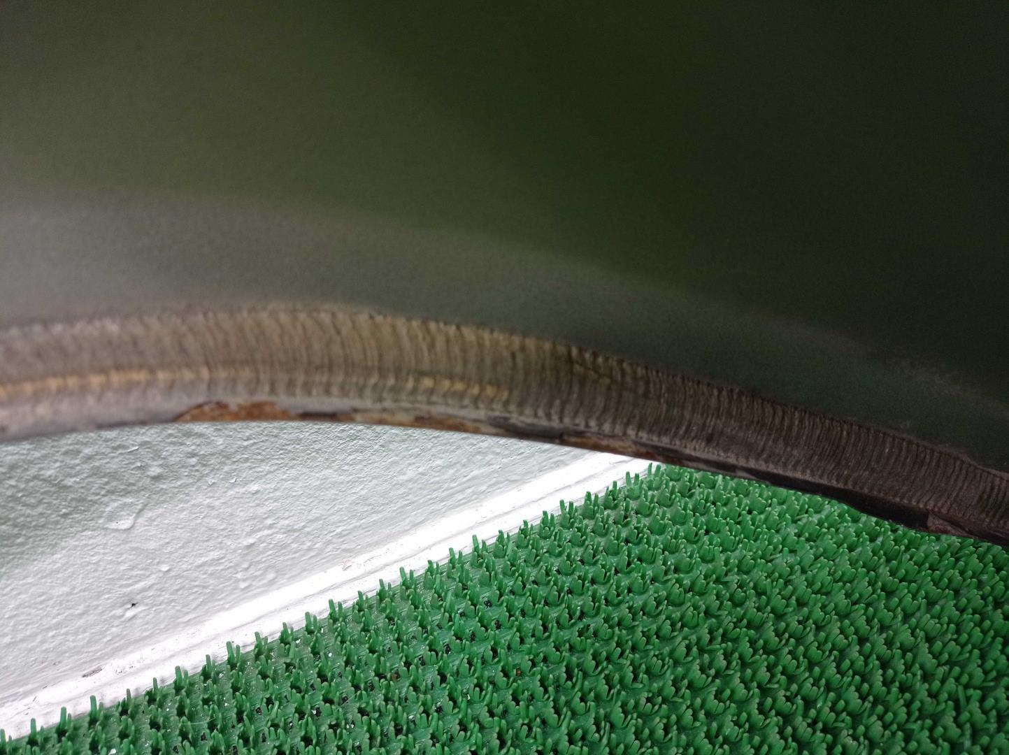 Крыло переднее левое