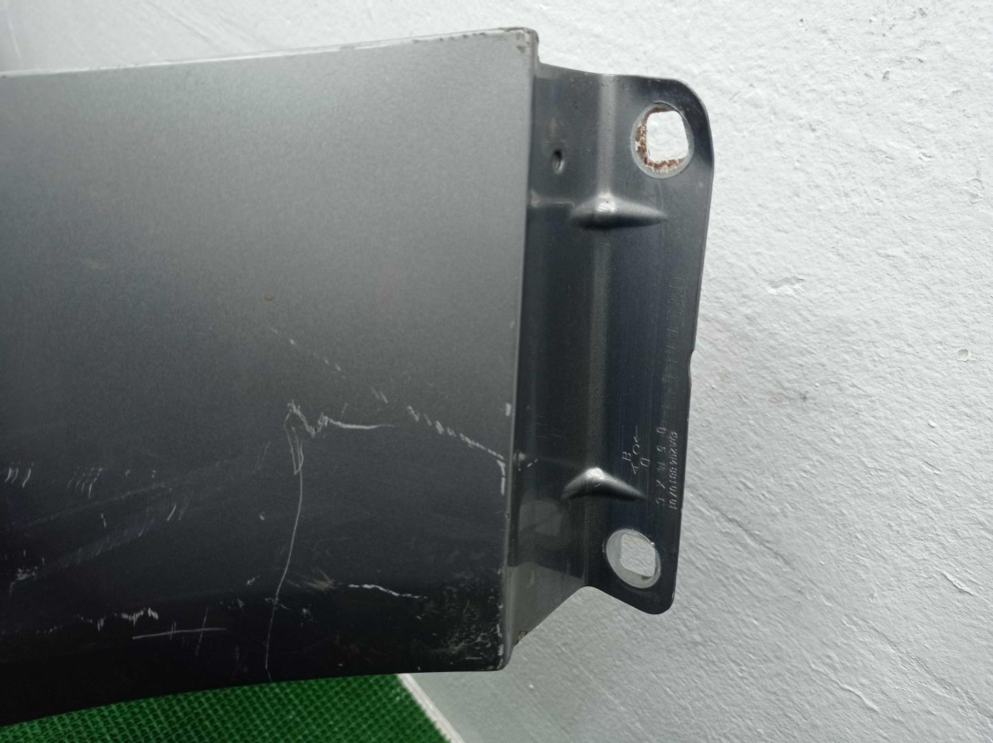 Крыло переднее левое