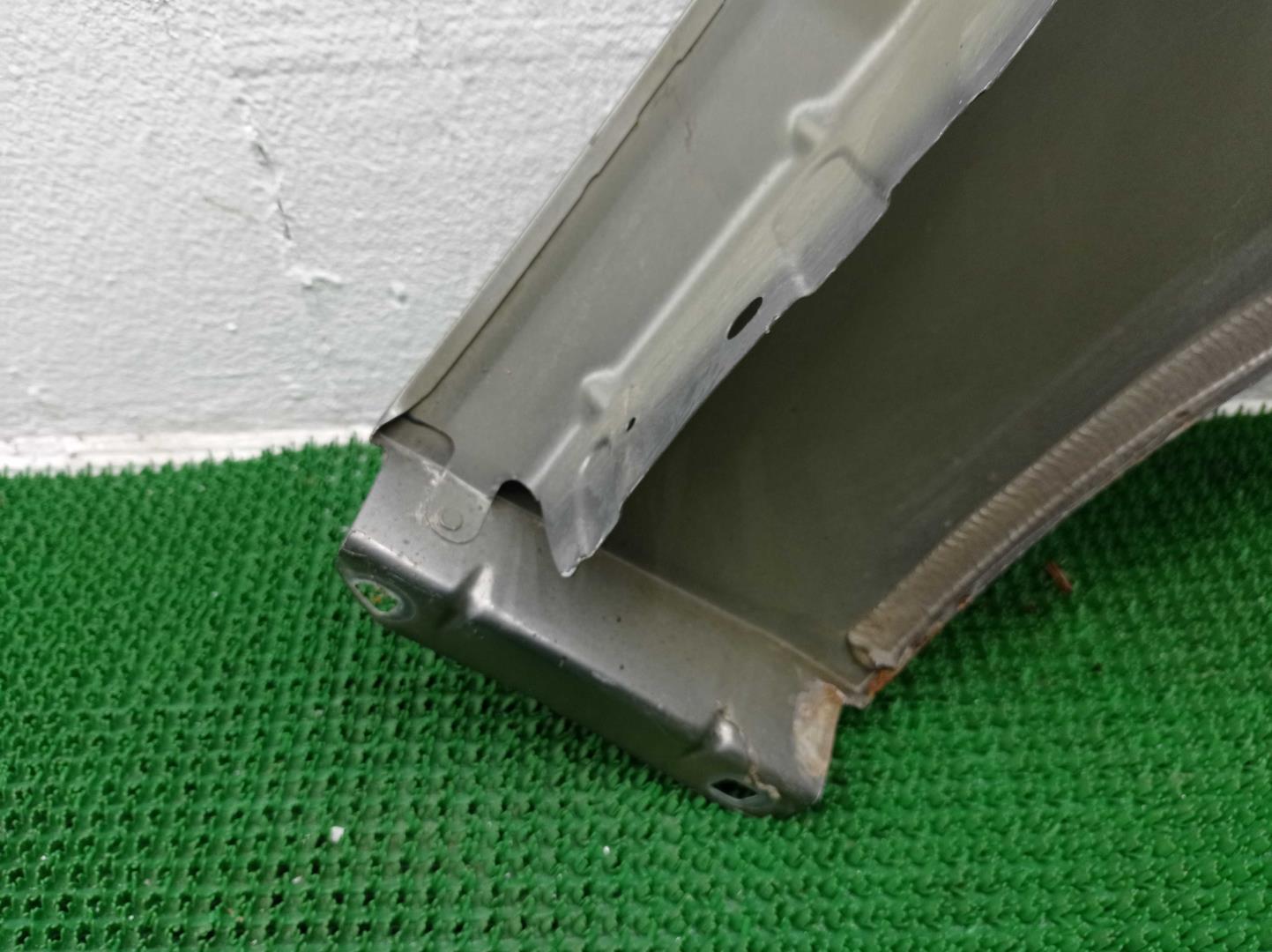 Крыло переднее левое