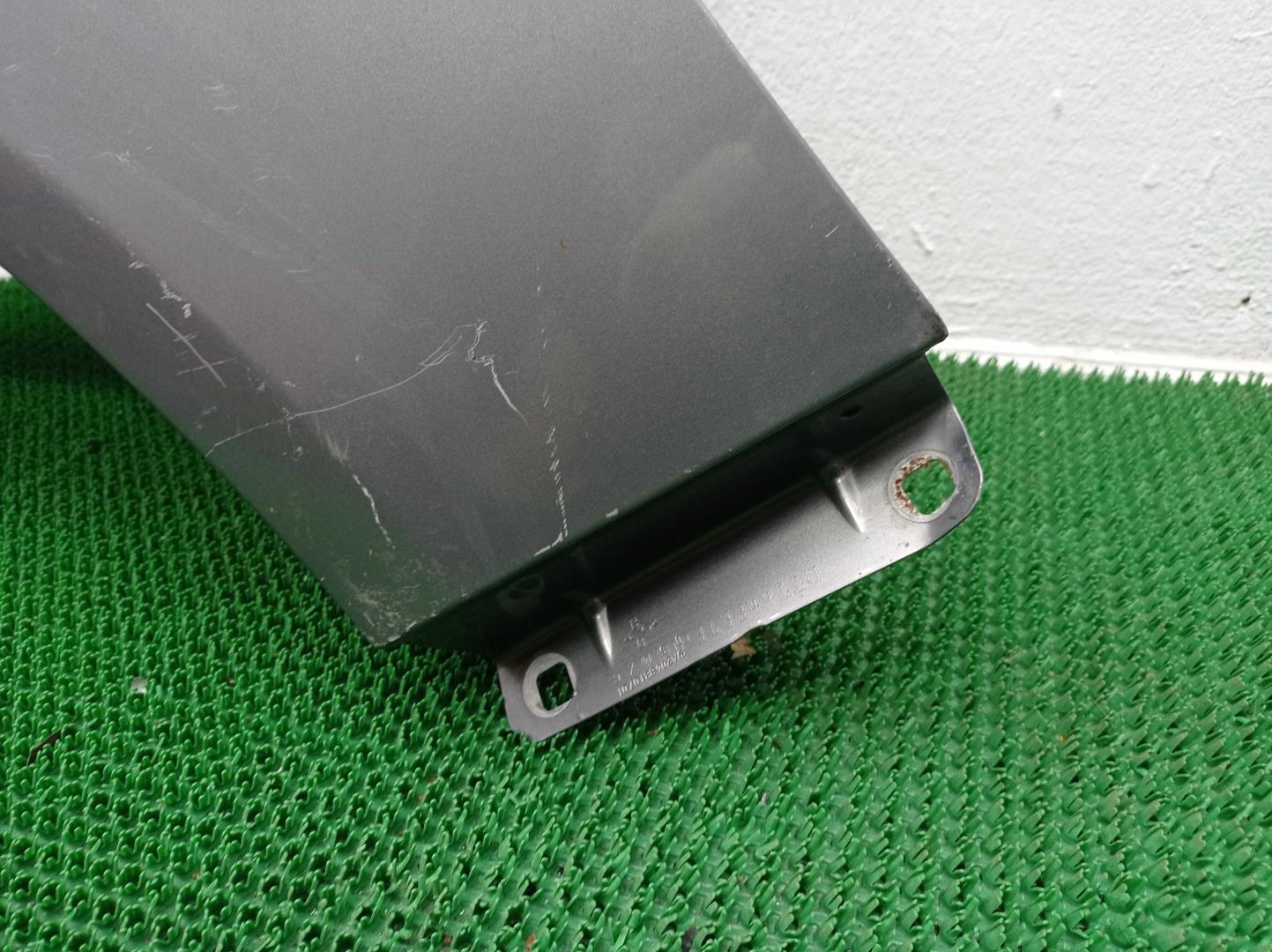 Крыло переднее левое