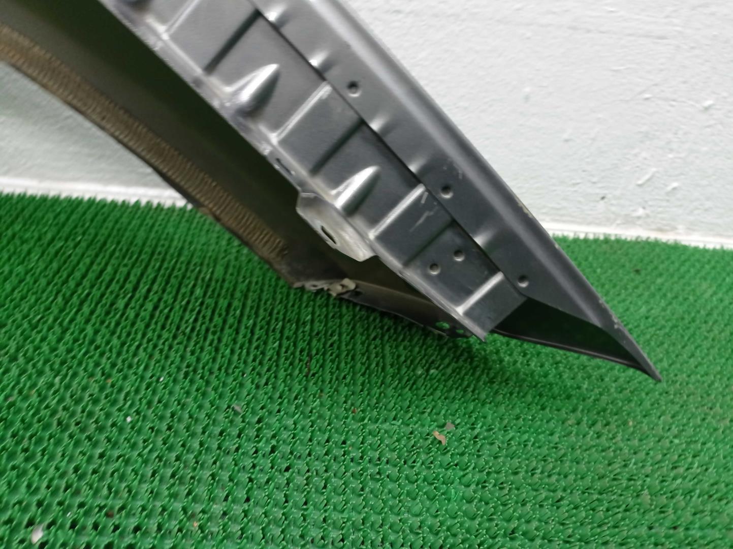 Крыло переднее левое