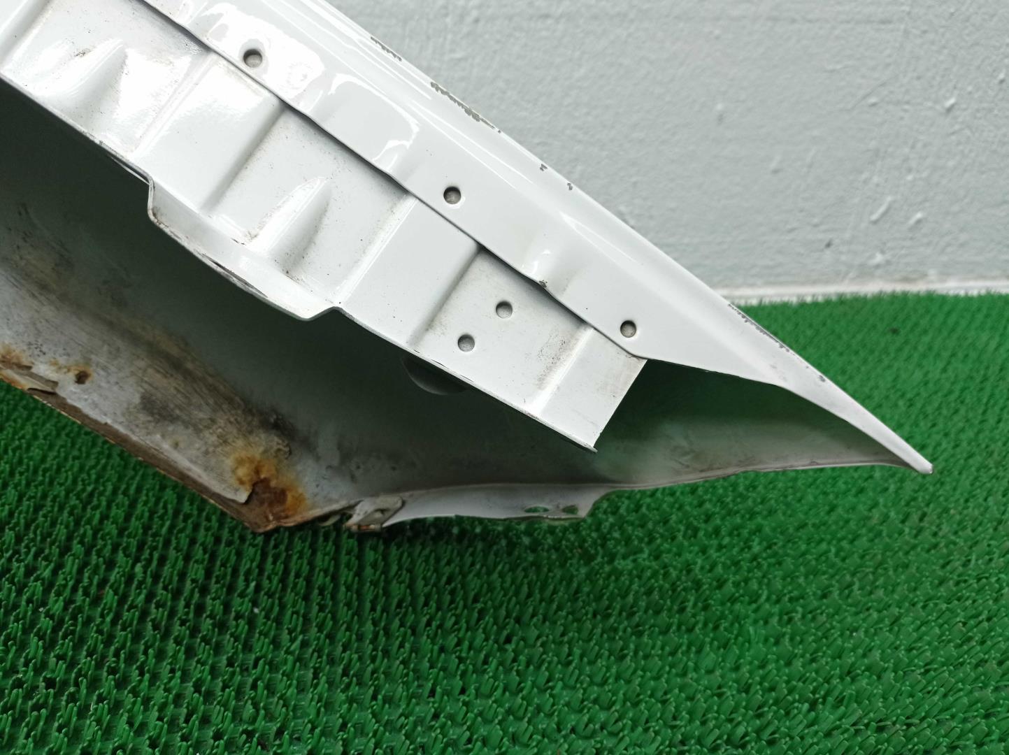 Крыло переднее левое