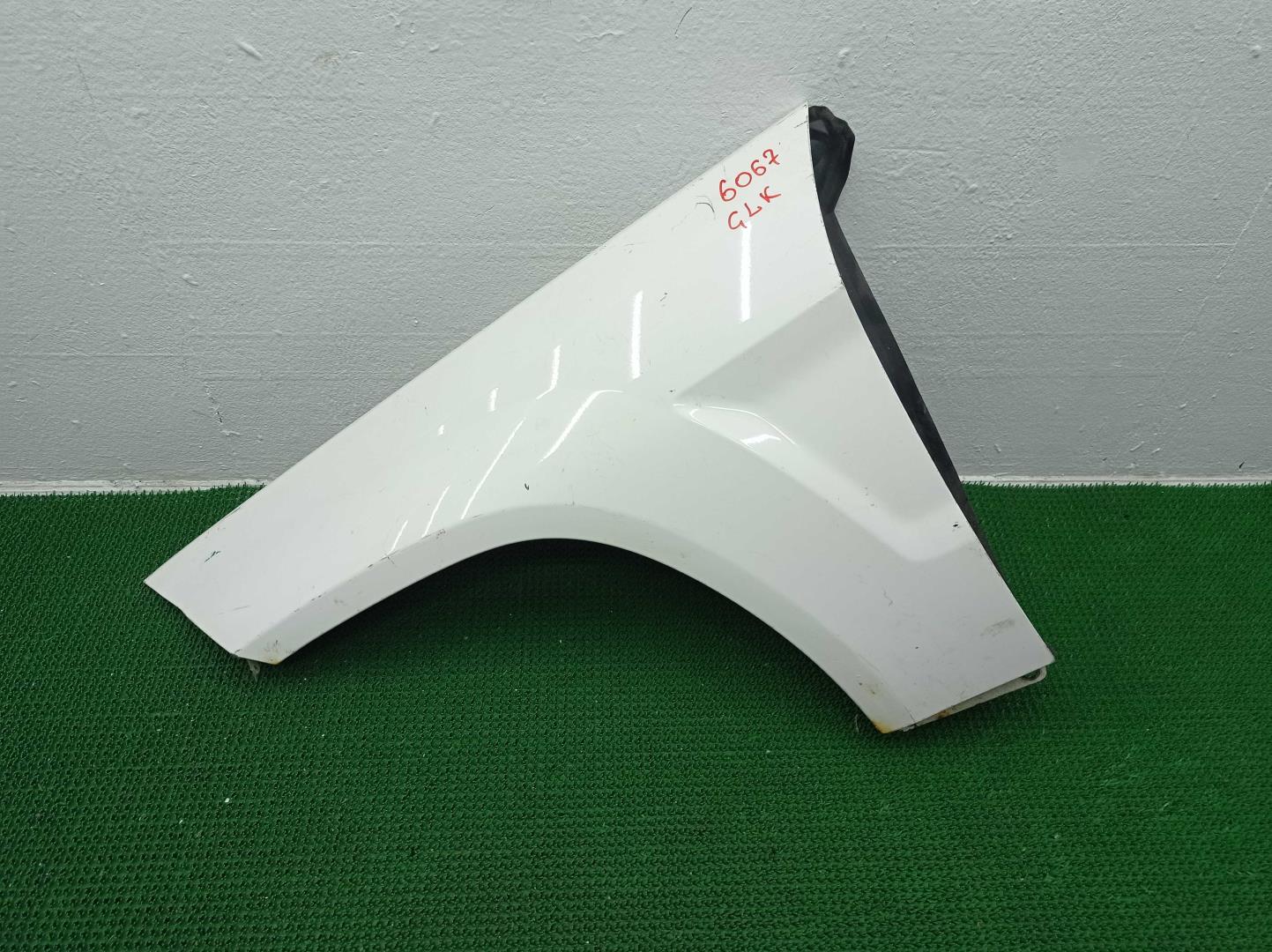 Крыло переднее левое