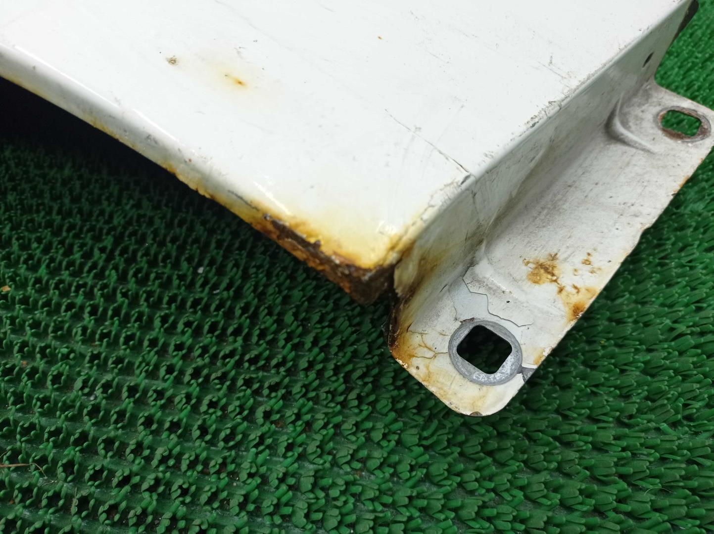 Крыло переднее левое