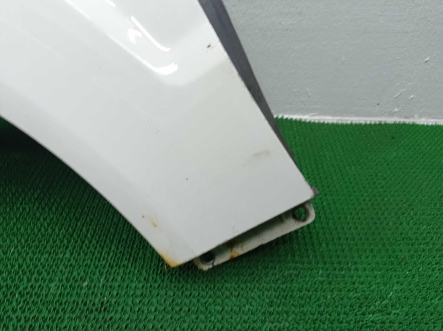 Крыло переднее левое