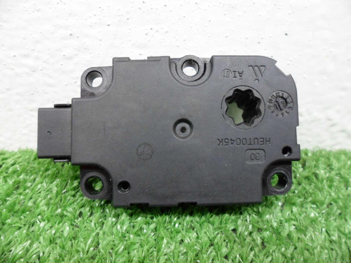 Моторчик заслонки печки