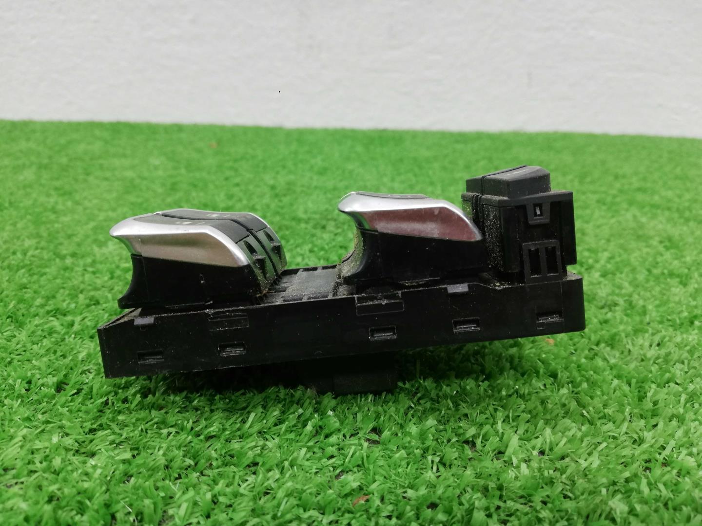 Блок управления стеклоподъемниками