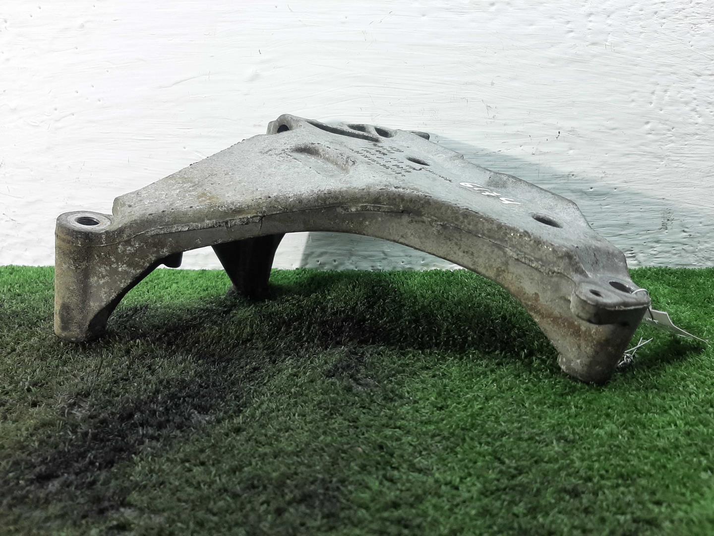 Кронштейн двигателя