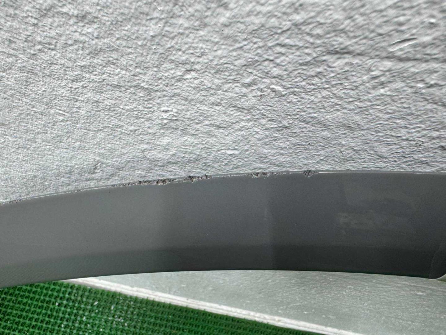 Накладка переднего крыла правого