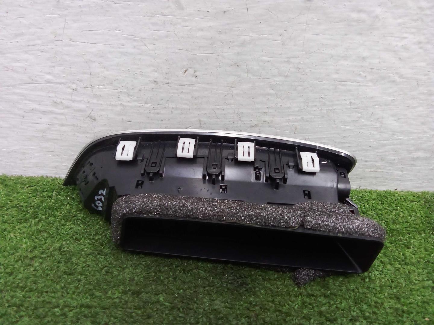 Дефлектор воздушный