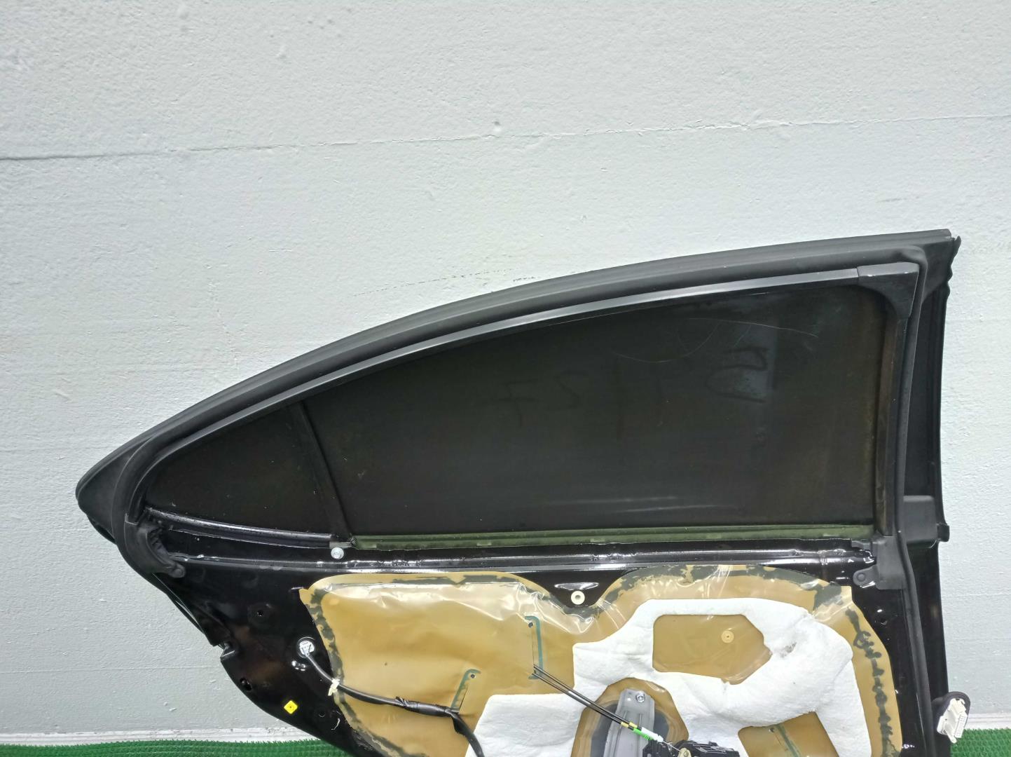 Дверь задняя левая