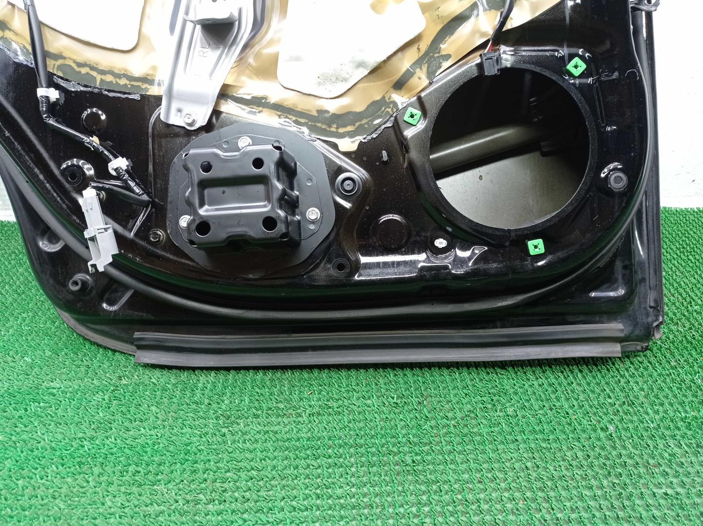 Дверь задняя левая